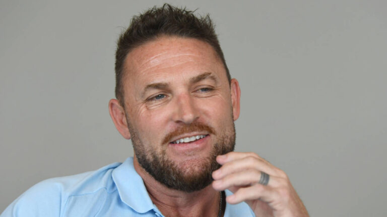 McCullum refreshed and ‘keen to finish job we started’ with England – برینڈن میکلم کا عزم: انگلش ٹیسٹ ٹیم میں بہتری اور نئے اہداف