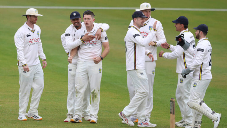 Potts eight-for seals innings win for Durham – شاندار کارکردگی